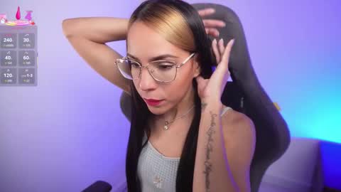 Help me reach 100 likes online show from November 25, 2025, 7:14 pm