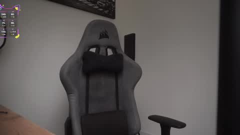 Help me reach 100 likes online show from February 10, 2026, 7:18 pm