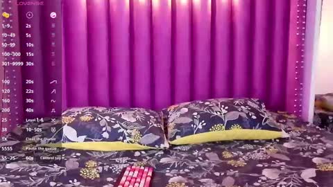 kayla  Instagram kayla 71082 online show from September 10, 2025, 2:55 am