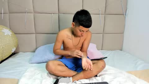 little_kris1 online show from January 7, 2026, 1:13 pm