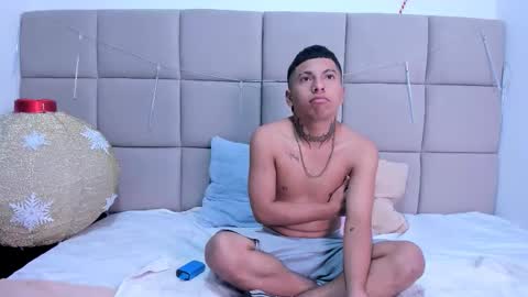 little_kris1 online show from January 13, 2026, 12:32 pm