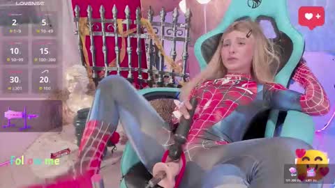 Lili online show from October 31, 2025, 9:27 pm