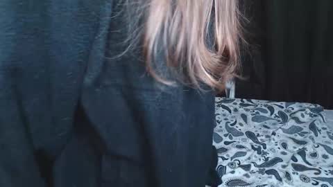 Alice.. online show from October 8, 2025, 8:39 pm