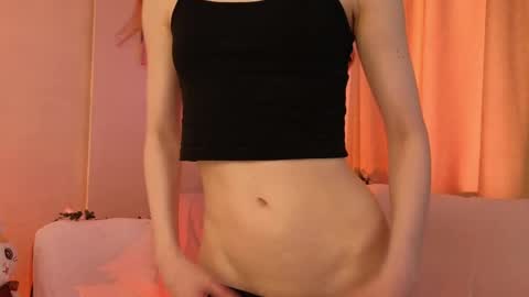 Snapshot of little_red_rosy chatting on May 5, 2026, 4:31 am Rosy online show from May 5, 2026, 4:31 am