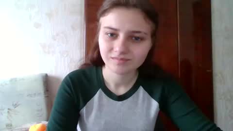 little_shygirl_ online show from January 29, 2025, 10:05 am