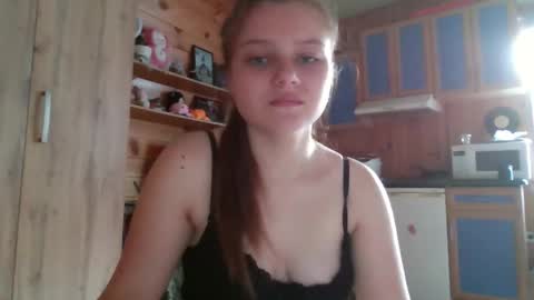 little_shygirl_ online show from September 21, 2025, 4:14 am