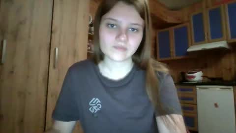 little_shygirl_ online show from September 30, 2025, 4:17 am