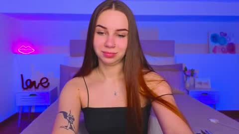 little_siin online show from December 14, 2025, 10:53 am