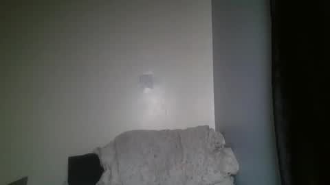 Snapshot of littlebunny2_ chatting on January 7, 2026, 9:50 pm littlebunny2 online show from January 7, 2026, 9:50 pm