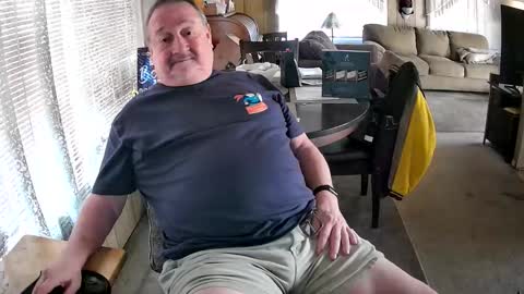 Littled83057 online show from January 14, 2026, 8:14 pm