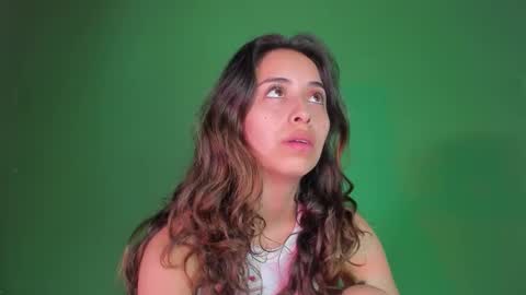 littlee_emma_ online show from September 21, 2025, 3:30 am