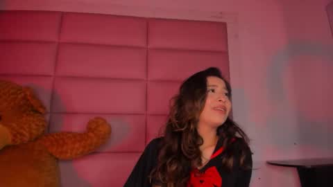 littlee_emma_ online show from November 22, 2025, 12:09 am