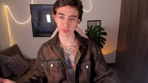 Snapshot of littleferxxo chatting on January 1, 2025, 6:05 am Ferxxo online show from January 1, 2025, 6:05 am