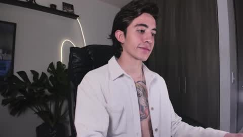 Snapshot of littleferxxo chatting on January 7, 2025, 10:22 am Ferxxo online show from January 7, 2025, 10:22 am