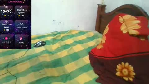 Snapshot of littlefuckomg chatting on October 11, 2025, 11:09 am shan online show from October 11, 2025, 11:09 am