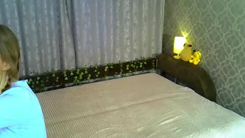 littlel1ss online show from October 19, 2025, 12:39 pm