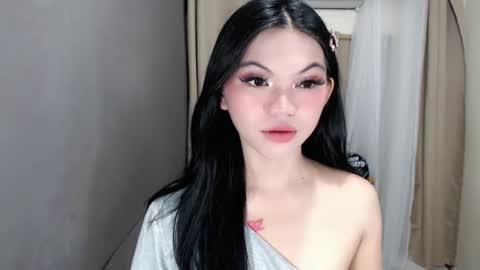 Snapshot of littlelace_ chatting on May 17, 2026, 11:23 pm littlelace_ online show from May 17, 2026, 11:23 pm