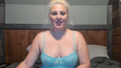 Snapshot of littlelisa1 chatting on March 8, 2025, 3:45 pm lisanixs online show from March 8, 2025, 3:45 pm