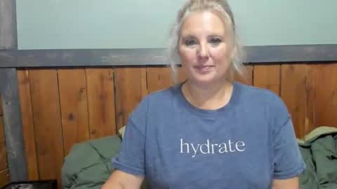 Snapshot of littlelisa1 chatting on September 12, 2025, 6:19 pm lisanixs online show from September 12, 2025, 6:19 pm
