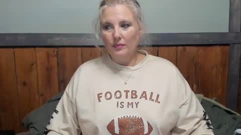Snapshot of littlelisa1 chatting on September 19, 2025, 5:13 pm lisanixs online show from September 19, 2025, 5:13 pm