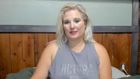 Snapshot of littlelisa1 chatting on September 25, 2025, 2:59 am lisanixs online show from September 25, 2025, 2:59 am