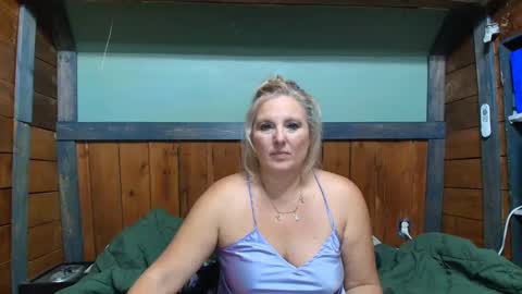 Snapshot of littlelisa1 chatting on October 7, 2025, 4:20 am lisanixs online show from October 7, 2025, 4:20 am