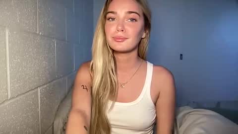 Snapshot of littlemaryjane19 chatting on February 12, 2025, 9:01 pm Marciabrady online show from February 12, 2025, 9:01 pm