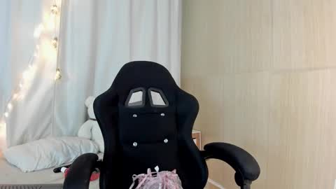 Snapshot of littlemelodii18 chatting on February 21, 2026, 12:44 am MELODY online show from February 21, 2026, 12:44 am