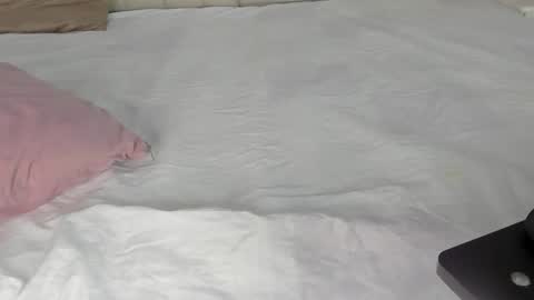 im olivia IG littleolivia01 online show from February 16, 2025, 1:05 pm