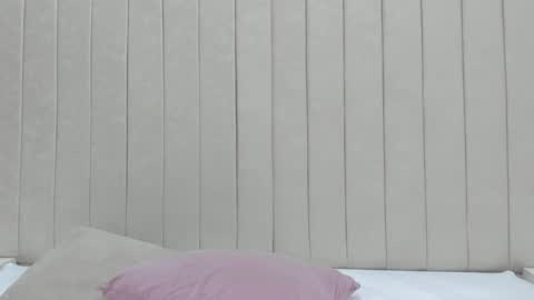 im olivia IG littleolivia01 online show from February 17, 2025, 12:59 pm