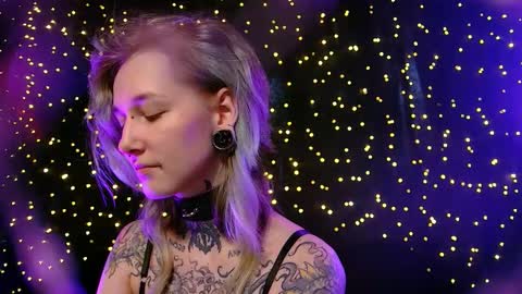 Niki  free tg channel with some photos gifs and info about streams  online show from February 12, 2026, 6:08 am