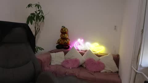 littlestellaspark online show from October 23, 2025, 6:45 am