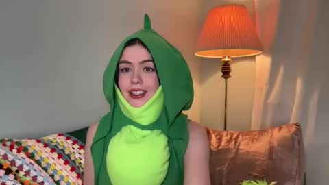 Snapshot of littlesugarpea chatting on January 12, 2025, 3:49 am Little Sugar Pea  online show from January 12, 2025, 3:49 am