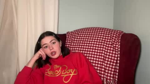 Snapshot of littlesugarpea chatting on February 9, 2025, 1:33 am Little Sugar Pea  online show from February 9, 2025, 1:33 am