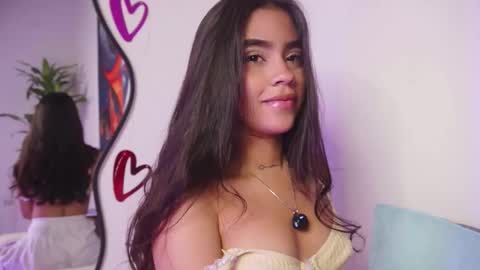 littletammy_ online show from November 26, 2025, 3:02 pm