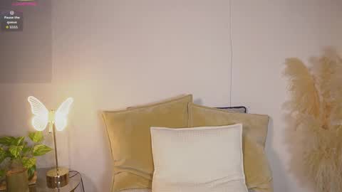 littletammy_ online show from April 5, 2026, 4:59 pm