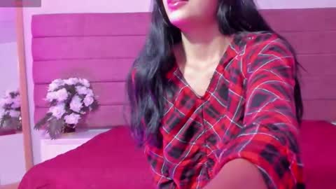 littlevaale online show from December 1, 2025, 11:37 am