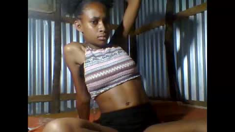 Snapshot of littleyanah chatting on October 22, 2025, 8:08 pm yanah online show from October 22, 2025, 8:08 pm
