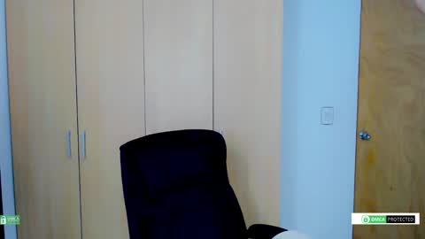 littlezhalem online show from November 24, 2025, 5:29 am