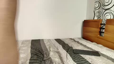 Liu help me to reach 100 thumps up daddy online show from March 4, 2025, 5:00 am