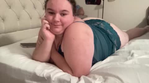 livingresidence135 online show from November 5, 2025, 6:52 pm