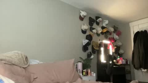 Livvy online show from September 29, 2025, 3:17 pm