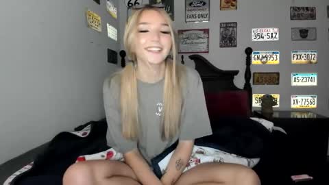 Livvy online show from December 17, 2025, 6:08 am