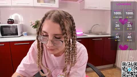 My name is Livy Nice to meet you  Thumbs up please its important online show from November 20, 2025, 6:40 pm