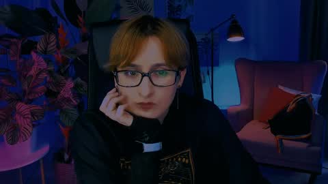 Snapshot of lixeluna chatting on April 1, 2026, 7:53 am LixeLuna online show from April 1, 2026, 7:53 am