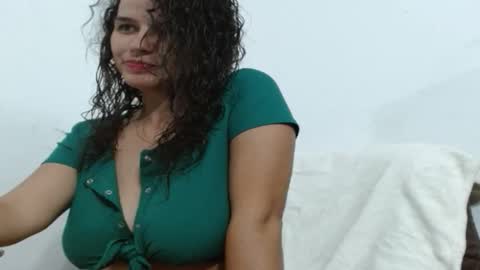 Snapshot of liz_fe chatting on October 3, 2025, 4:42 am liz_fe online show from October 3, 2025, 4:42 am