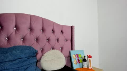 liz_grettel online show from April 16, 2026, 9:39 pm