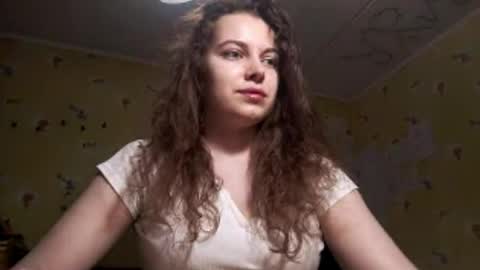 Molly online show from April 15, 2026, 5:20 pm