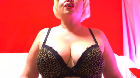 Snapshot of lizabrazzer chatting on March 6, 2026, 7:05 am LizaBrazzer online show from March 6, 2026, 7:05 am