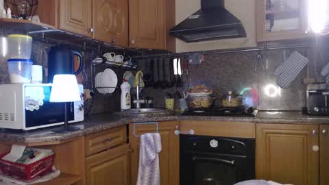 LizaCakes online show from February 27, 2025, 5:36 pm